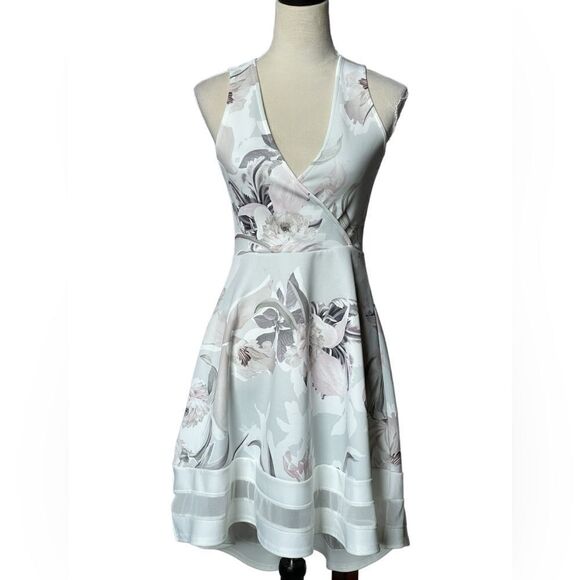 Quiz Pale Mint Green Scuba Fit & Flare Hi/Low Floral Swing Dress (Size: 4) - Picture 3 of 16